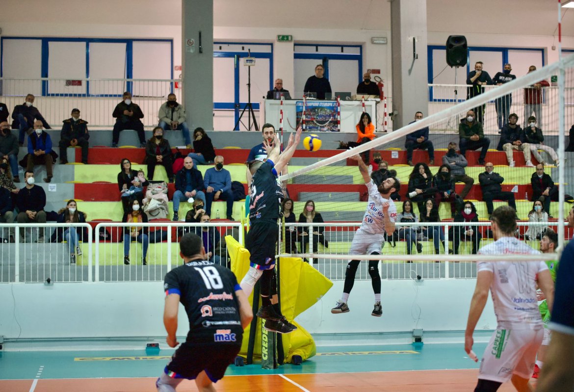 Efficienza Energia Galatina cede nel derby all'Aurispa Libellula Lecce