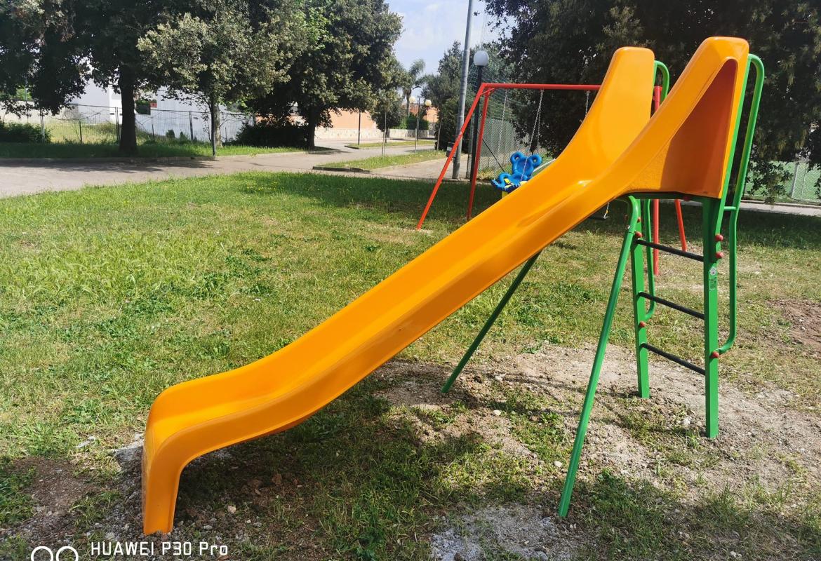 "Tappiamo Galatina" dona un nuovo parco giochi a Collemeto