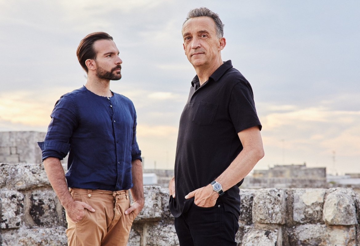 Justin Adams &amp; Mauro Durante vincono il Songlines Music Awards 2022 per il miglior album Fusion