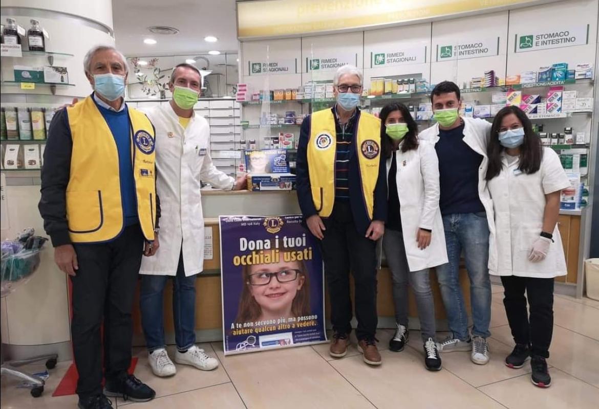 I Lions di Nardò raccolgono e donano 452 paia di occhiali usati