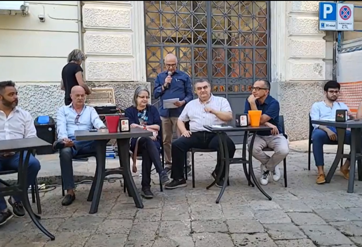 "Non dobbiamo cedere ad alcun tipo di vessazione da parte di qualche politicante senza scrupoli e coscienza"