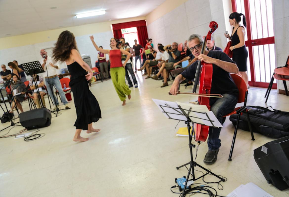 Prove aperte dell'Orchestra Popolare "La Notte della Taranta" con Giovanni Sollima