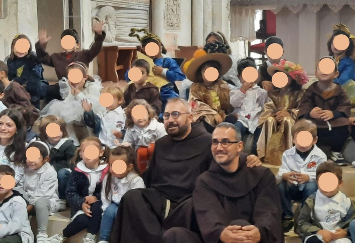 I bimbi della "Maria Gloria Vallone" nella Basilica Orsiniana per rappresentare il Cantico delle Creature