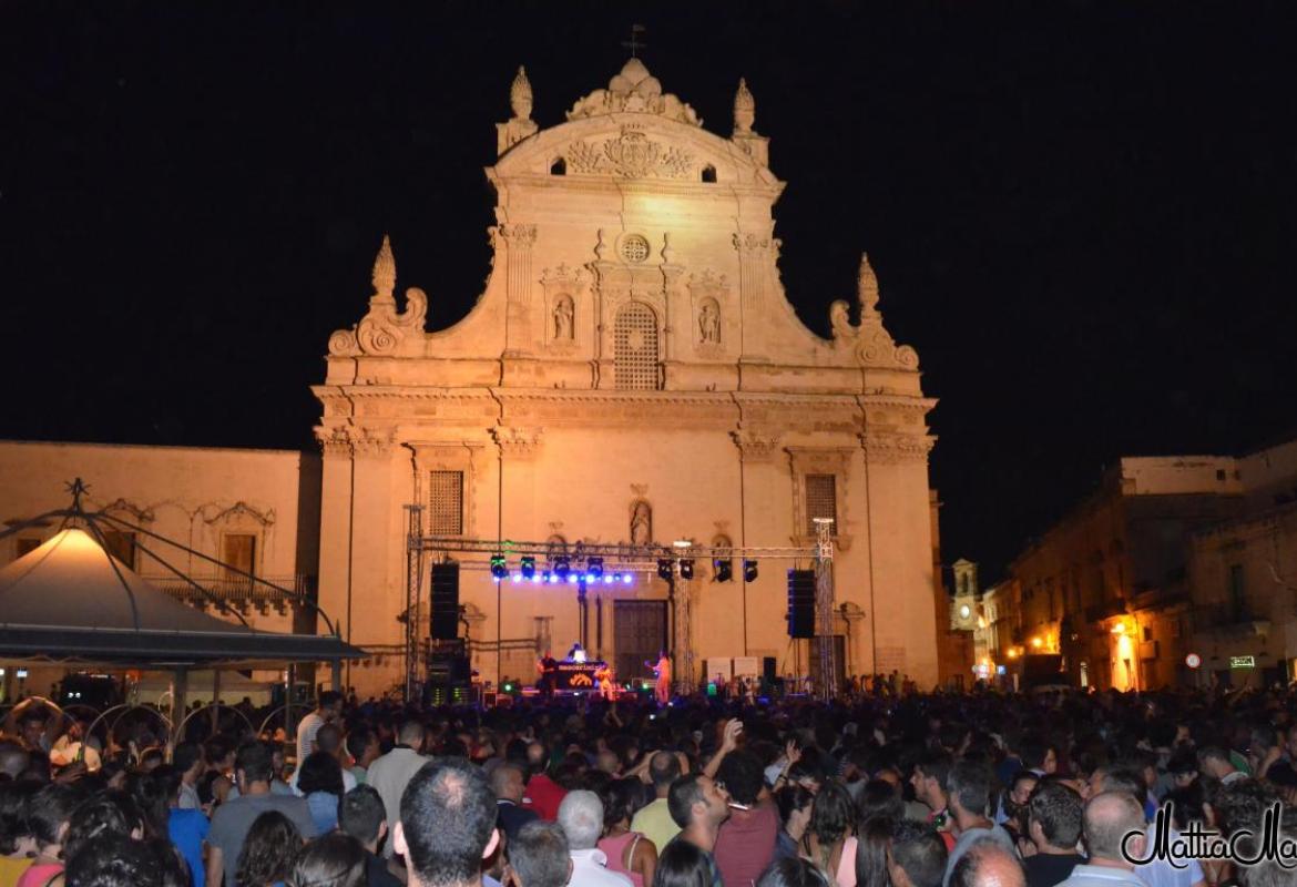 Le suggestioni della 'Notte' nella città che 'guarisce' le tarantate
