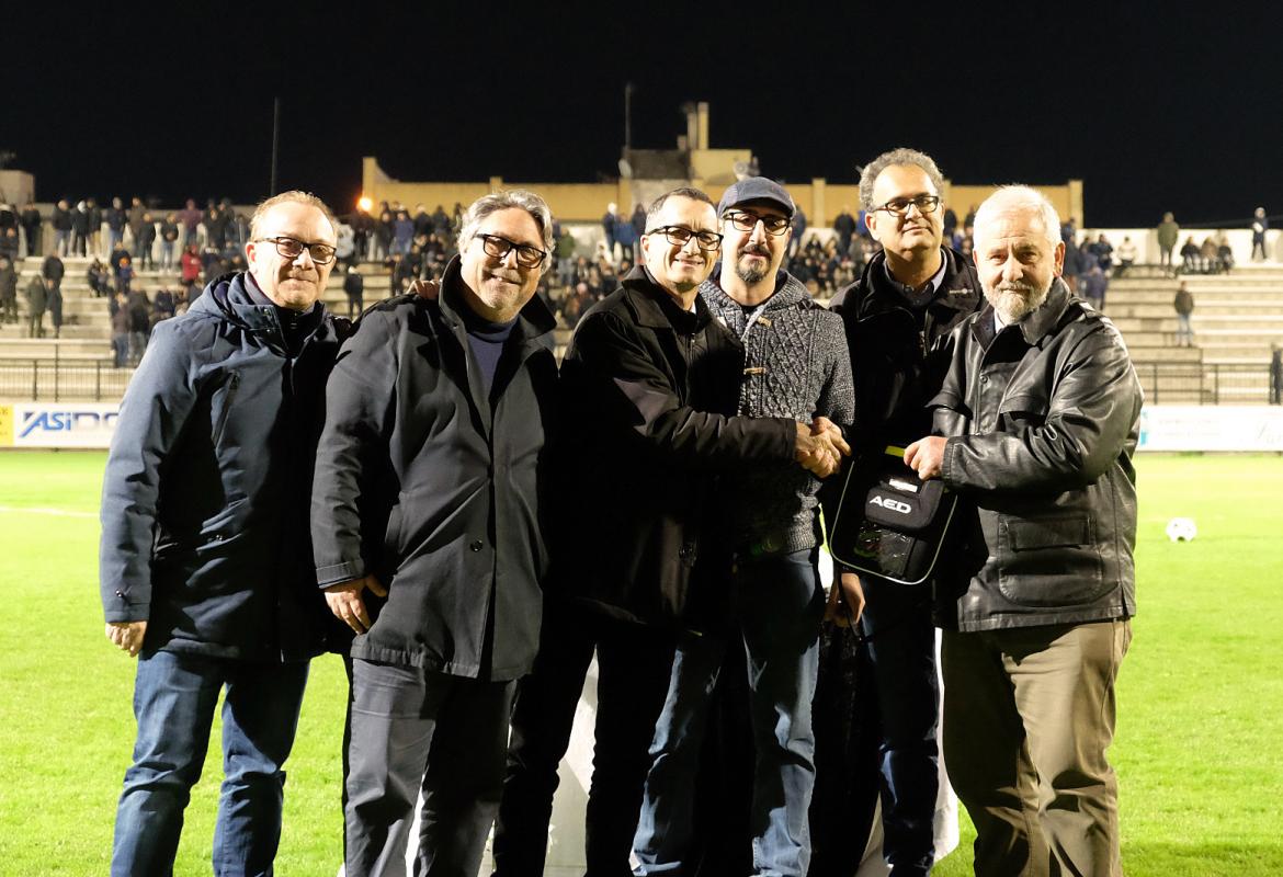 La Fratres dona un defibrillatore all'Asd Galatina Calcio