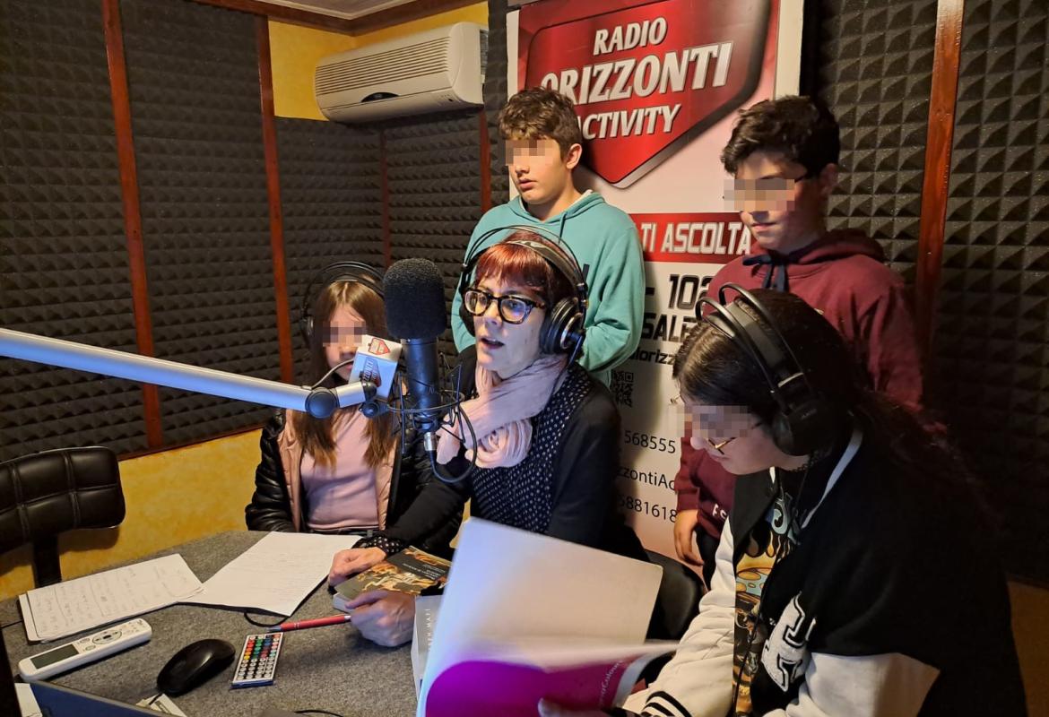 &quot;Sulle strade dei libri&quot; a Radio Orizzonti Activity con Sandra Stefanizzi
