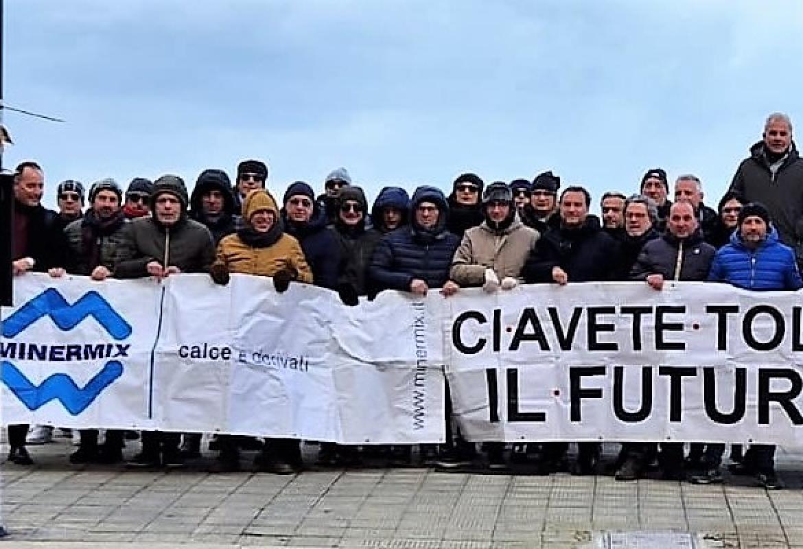 Vertenza Minermix, una luce in fondo al tunnel?