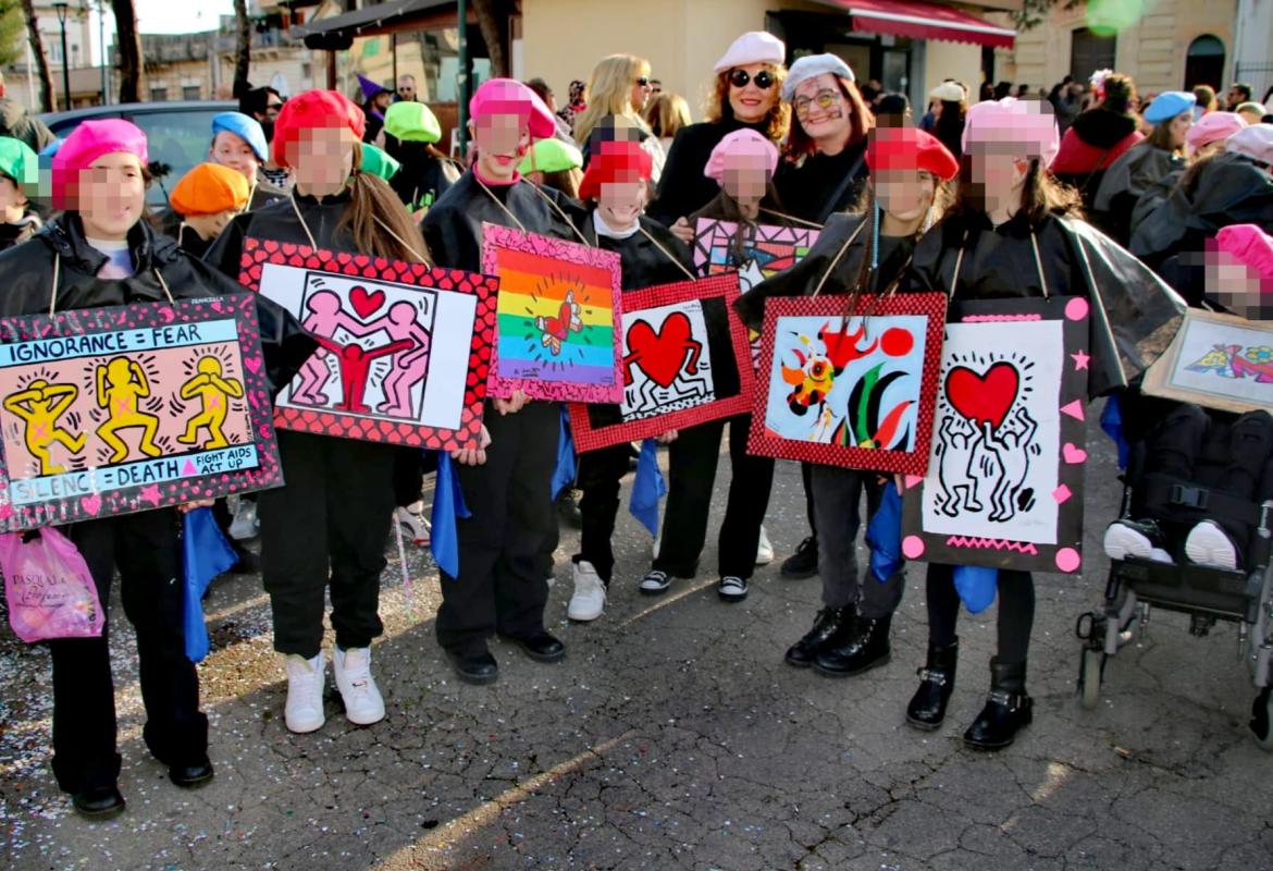 Il Polo 1 di Galatina &quot;indossa&quot; l'arte per il carnevale della Civetta 2023