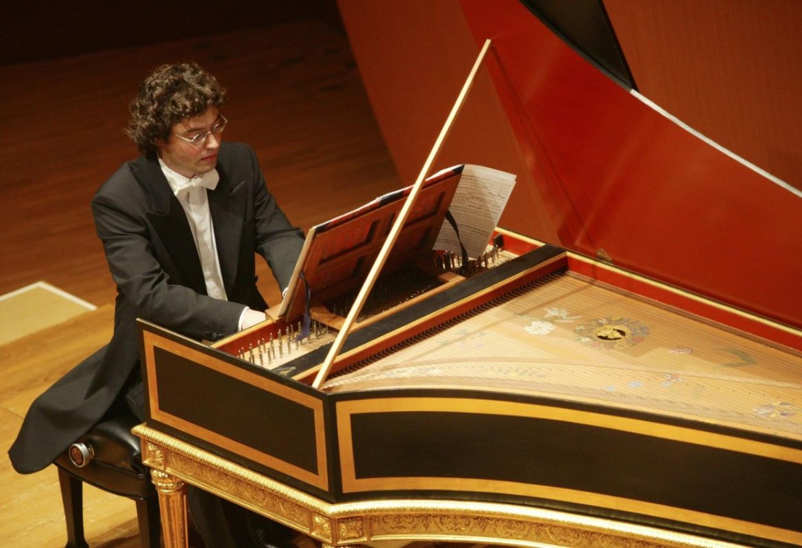 Il clavicembalo di Michele Benuzzi suona per 'I Concerti del Chiostro'