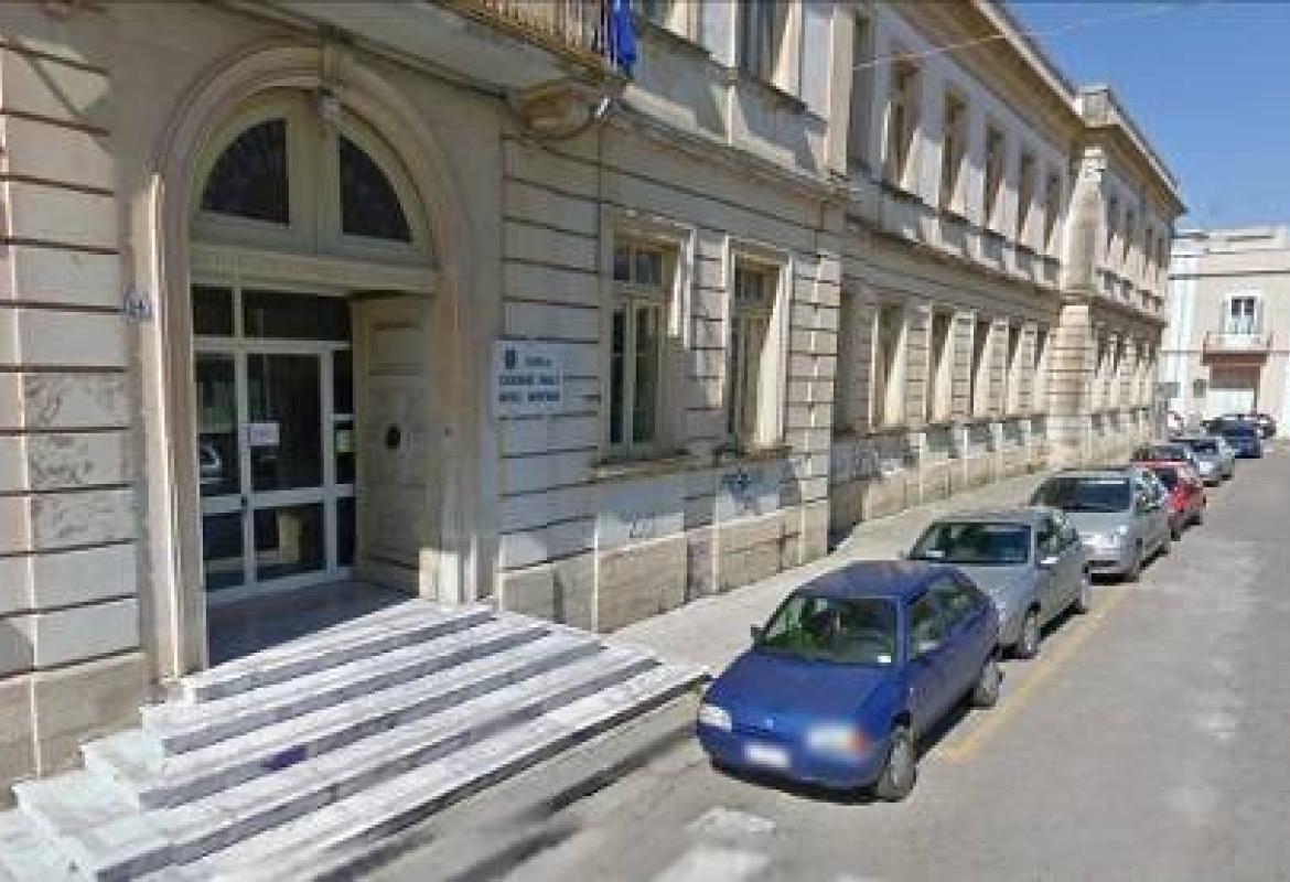 Finestre colabrodo e acqua nelle aule del primo circolo. Fino a quando?