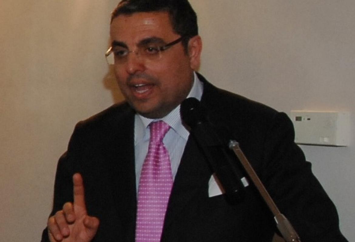 Consenso 'bulgaro' per Antonio De Matteis segretario PD