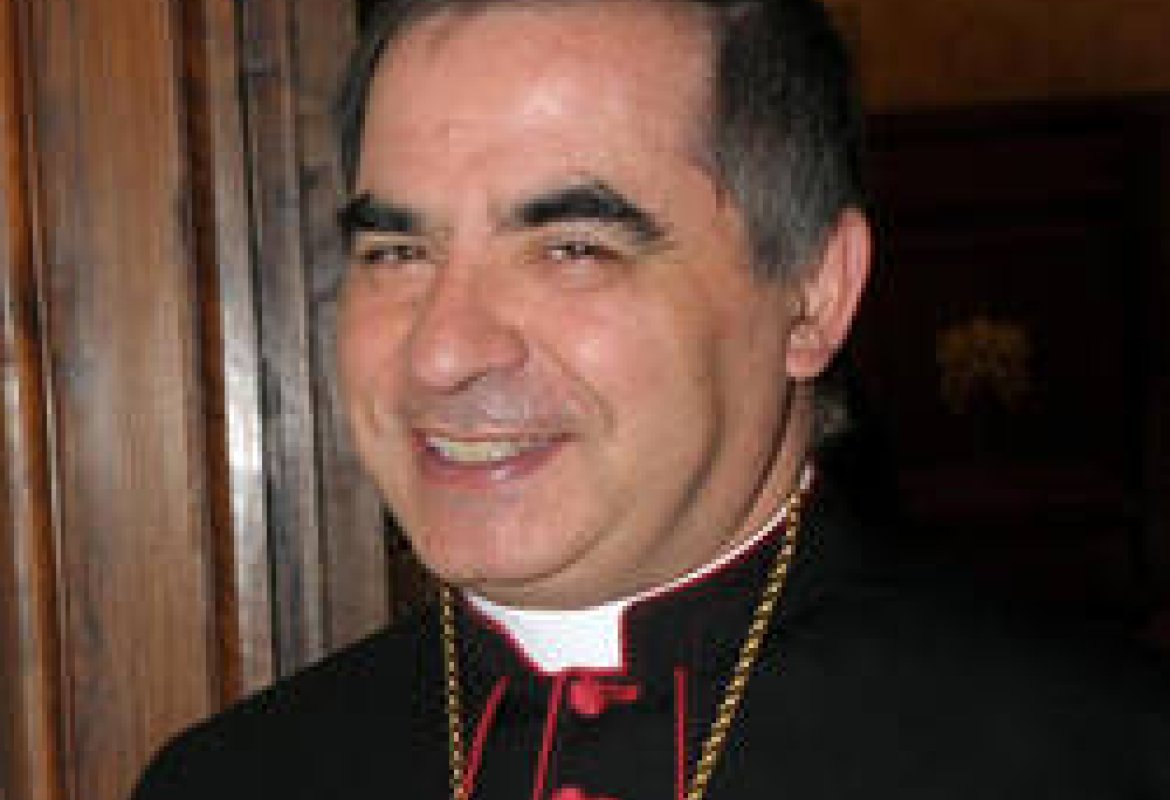 Angelo Becciu a Lecce per la 'dedicazione della Cattedrale'