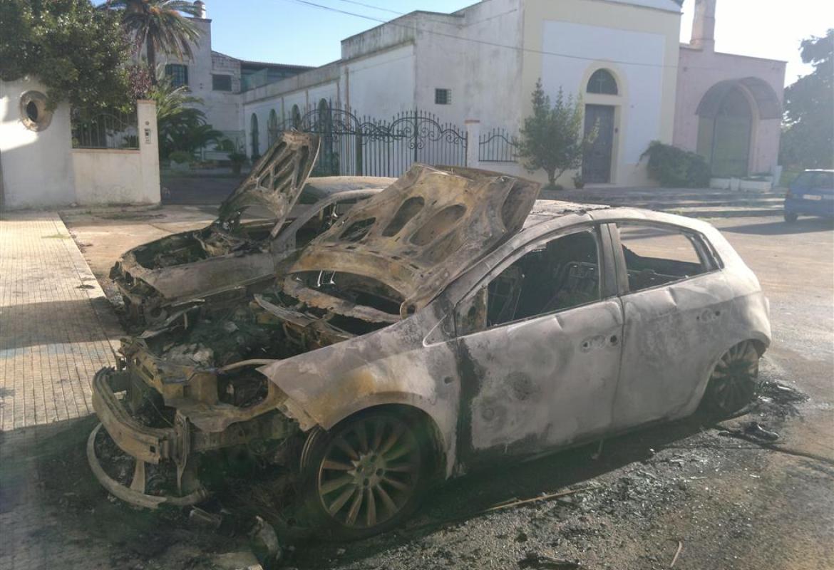 Fatti inquietanti dietro l'incendio delle auto a Collemeto