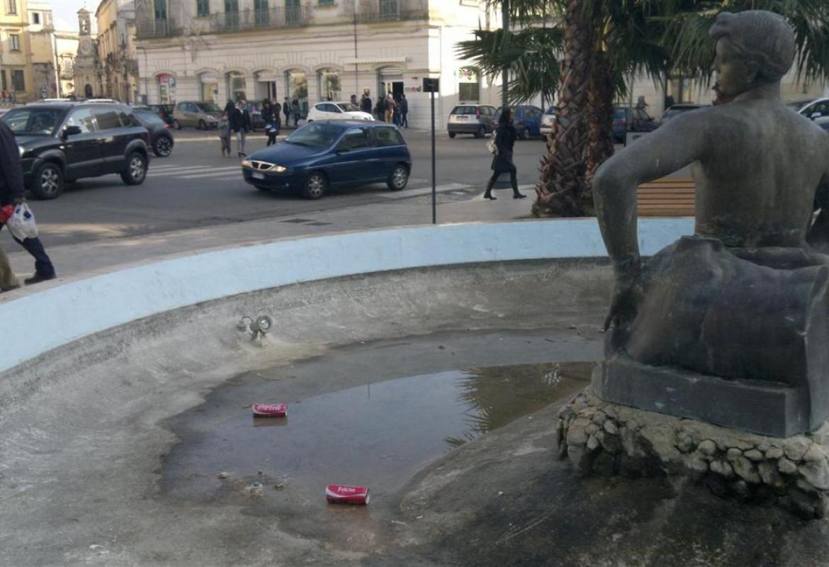 "Caro Babbo Natale, non abbandonarmi anche tu!"