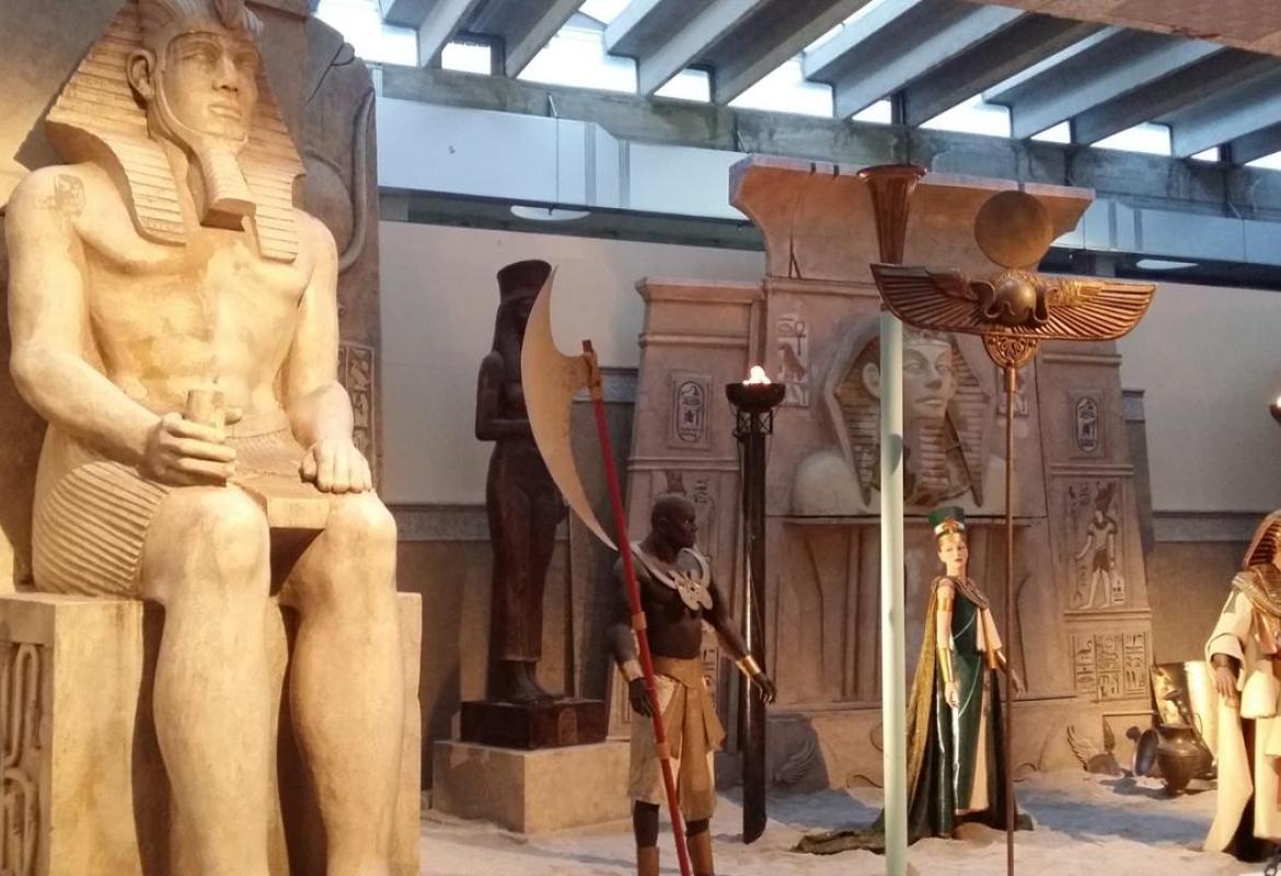 Gli abiti di Pino Cordella fra le 'Emozioni dal cinema' nella Fiera di Galatina