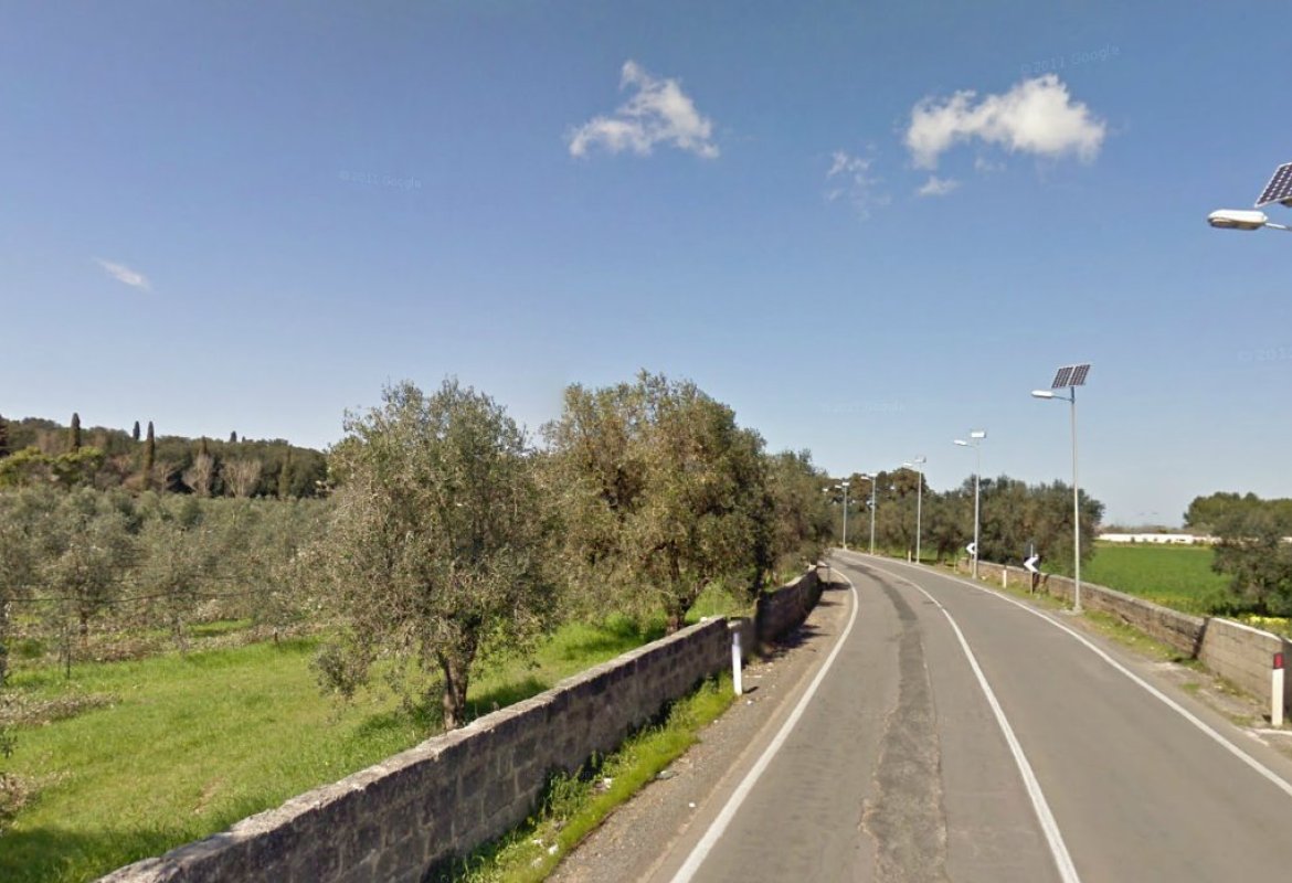 Quei misteriosi pannelli fotovoltaici sui pali di via Guidano