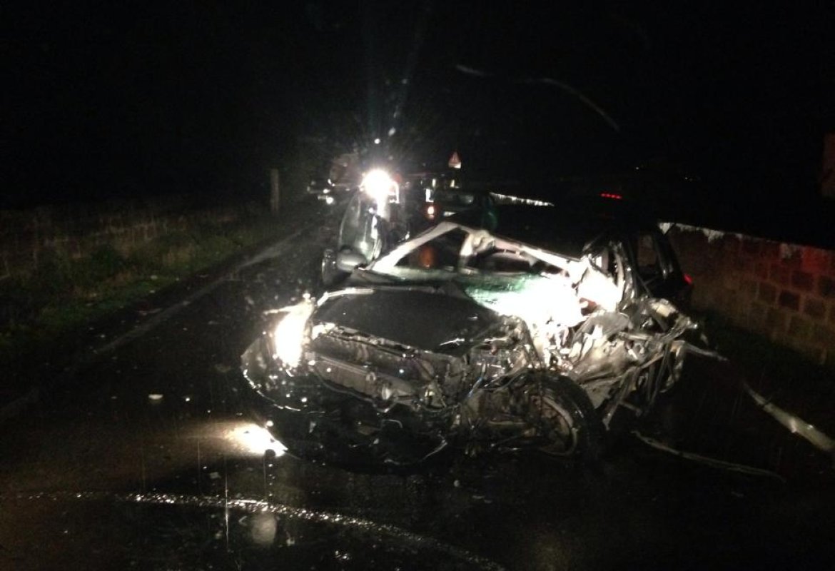Pauroso  incidente fra camion e auto su via Guidano