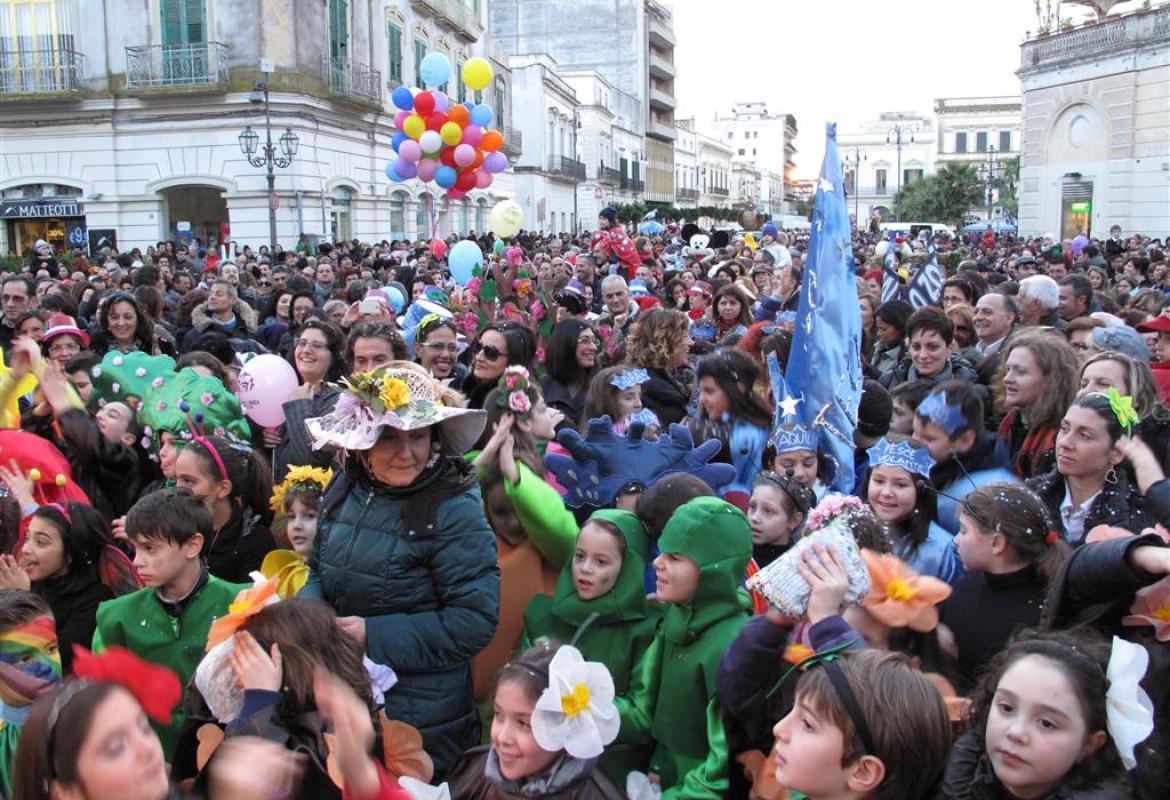 Ottomila persone in piazza per il ritorno del Carnevale Galatinese
