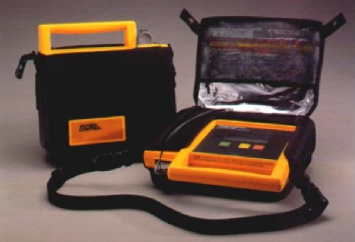 Il Rotary offre un defibrillatore al Comune di Galatina