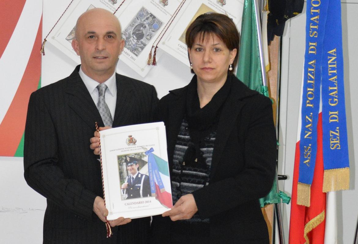 Da sola riesce a sventare un furto nel suo appartamento. Una targa alla madre di Paolo Faraone