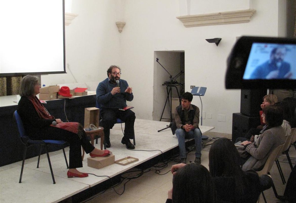 Un paio di 'Scarpe Rosse' ti può cambiare la vita