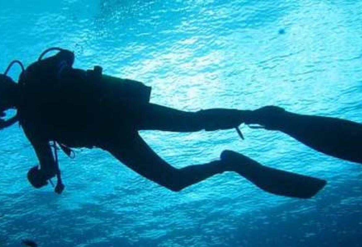 Multato galatinese sorpreso a pescare con le bombole