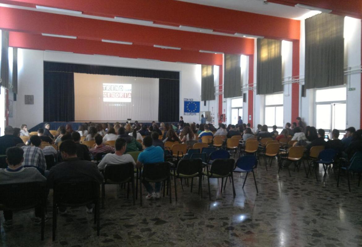 Il Treno della Memoria. Il racconto ai compagni di chi ha visto e non dimenticherà
