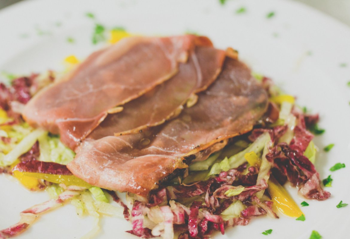 Tonno, speck e insalatina