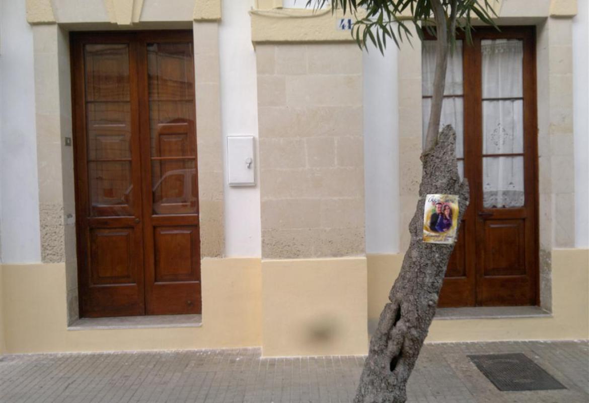 La sposa è al ristorante e i ladri ripuliscono la casa dei suoi genitori