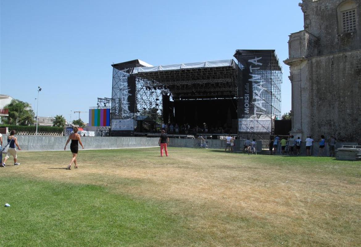 &quot;Riconosciamo una simbolica cittadinanza italiana ai figli di immigrati residenti nel Comune&quot;