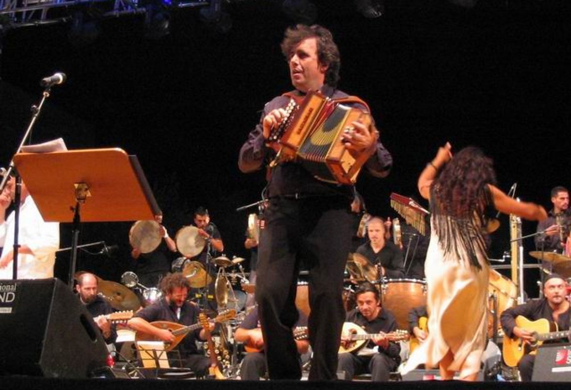 Ambrogio Sparagna, Peppe Servillo, Aria Antica a Sternatia con 'La notte della Taranta'