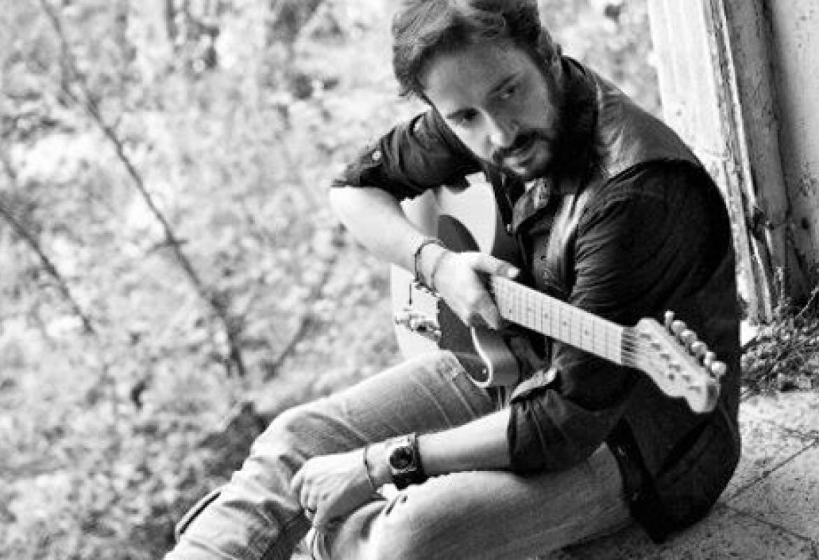 "La chitarra nuova" di Fernando Alba questa sera al Palazzo della Cultura