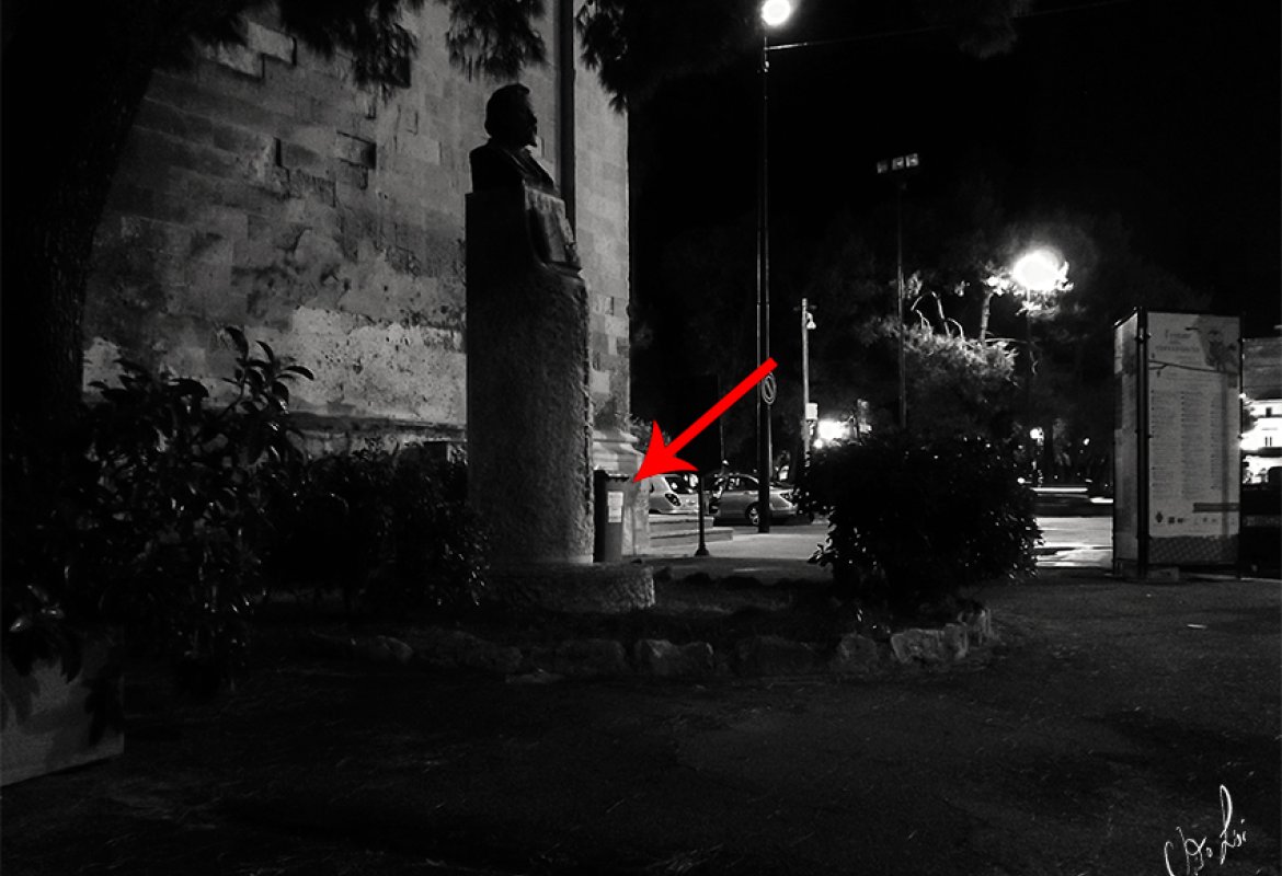 Il monumento a Pietro Siciliani è in stato di abbandono