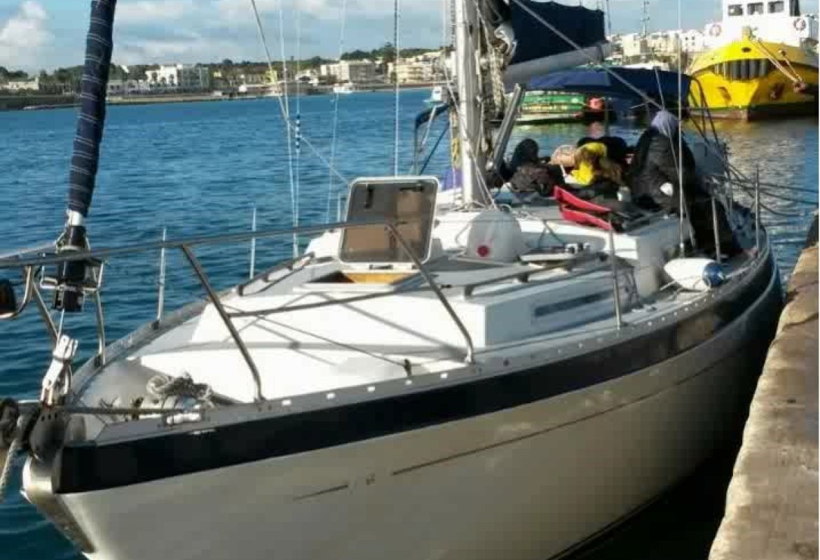 Veliero alla deriva a Porto Badisco, salvati 57 migranti