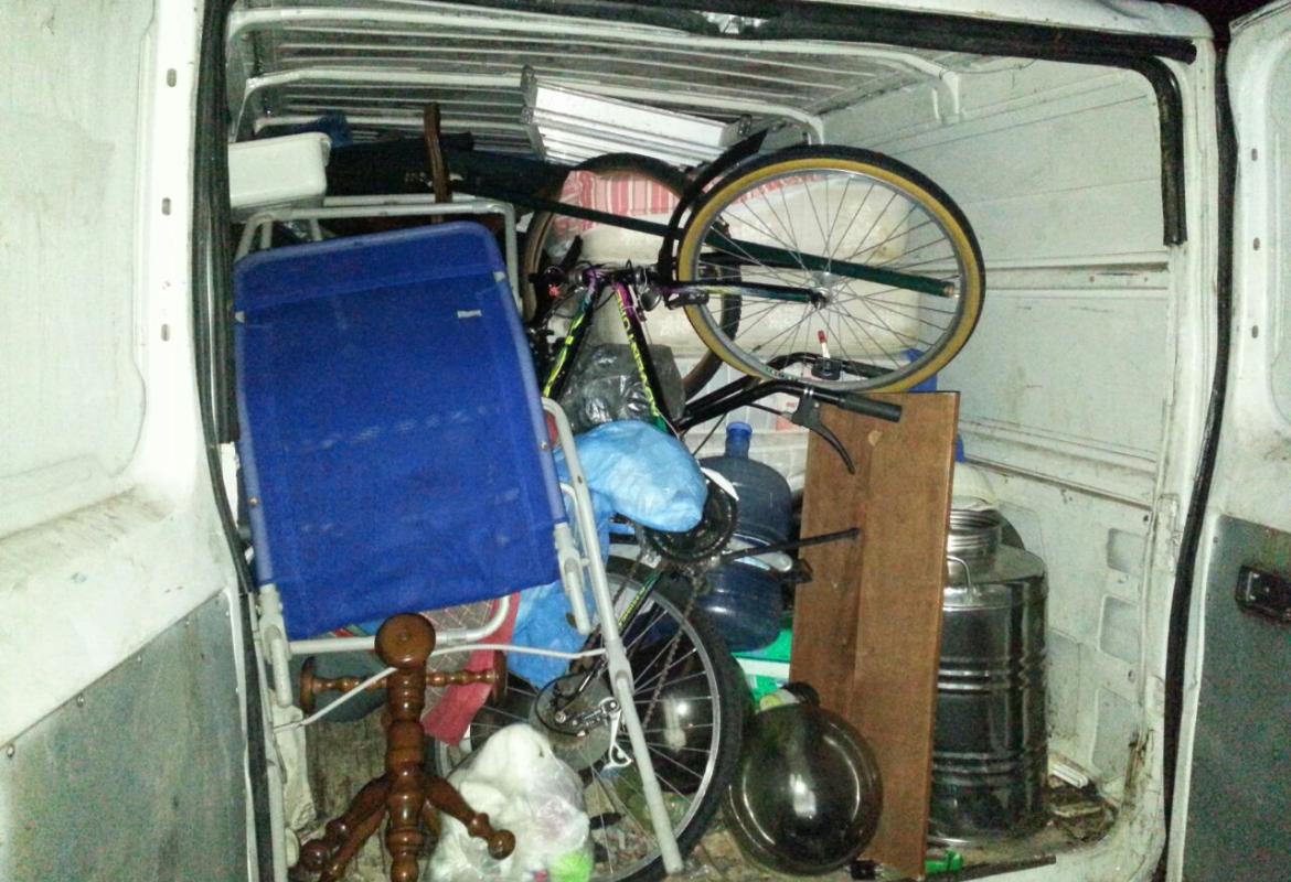 Inseguimento all'alba, sequestrato un furgone con merce rubata