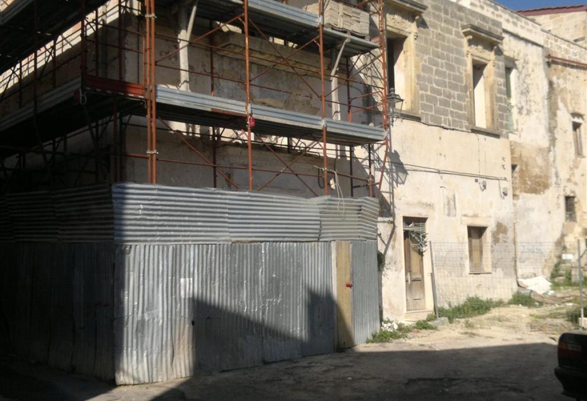 Una sirena suona ininterrottamente da cinque giorni