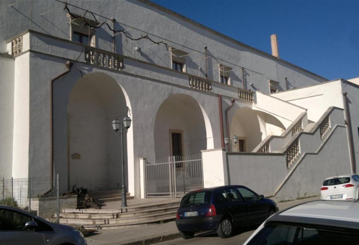 Quelle mani nodose hanno mollato la presa