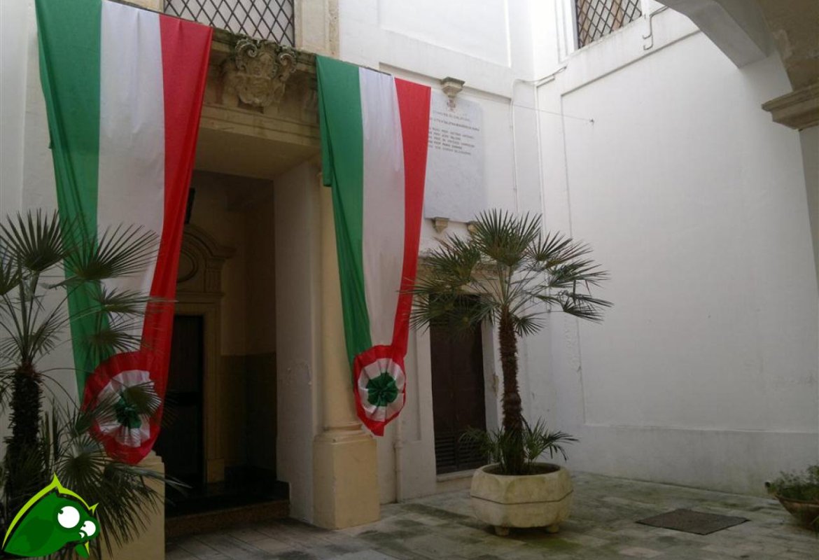 L'ex-capo di gabinetto di Sandra Antonica chiede 100000 euro al Comune di Galatina