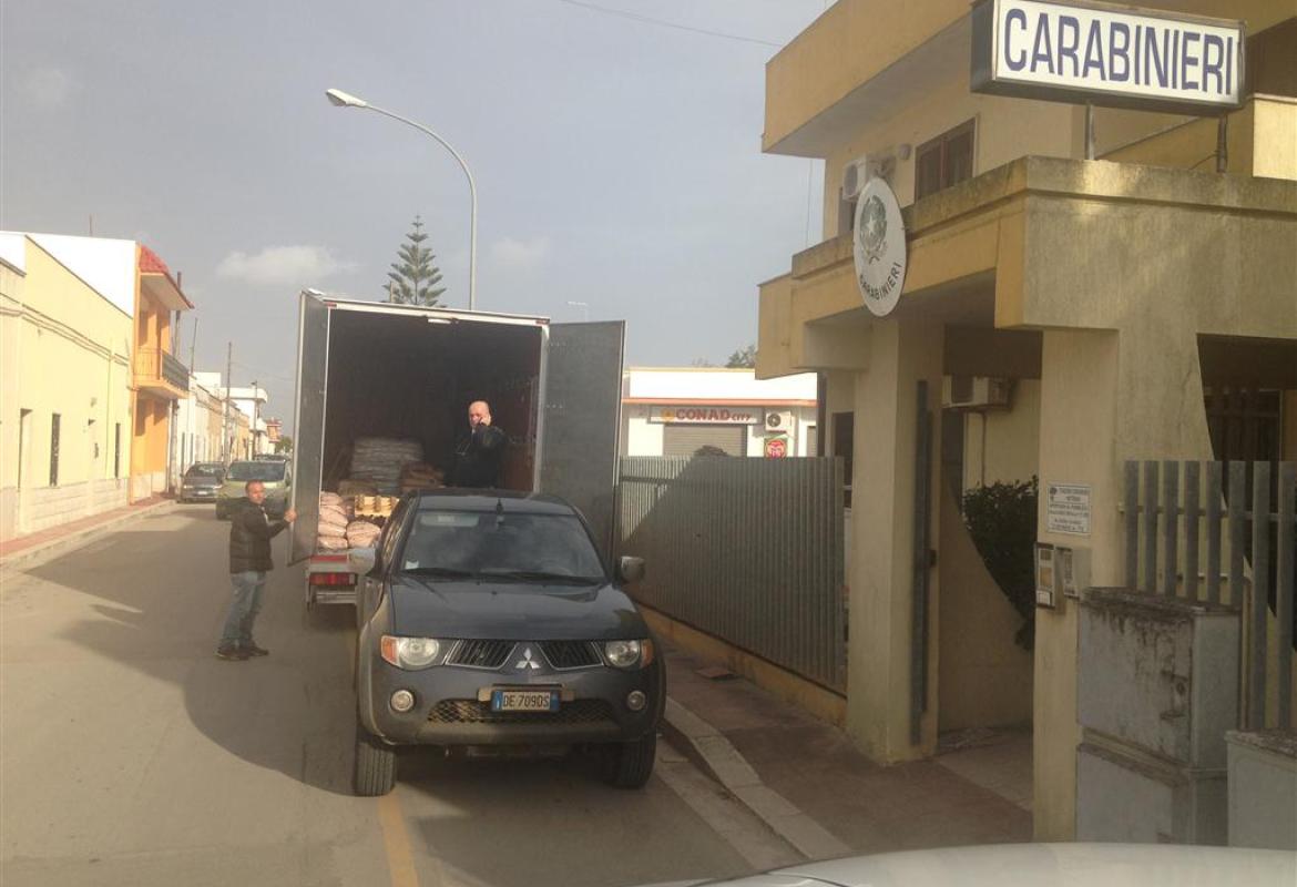 Lo pagano con un assegno falso ma Giuseppe Palumbo riesce a far recuperare la merce e fermare i truffatori