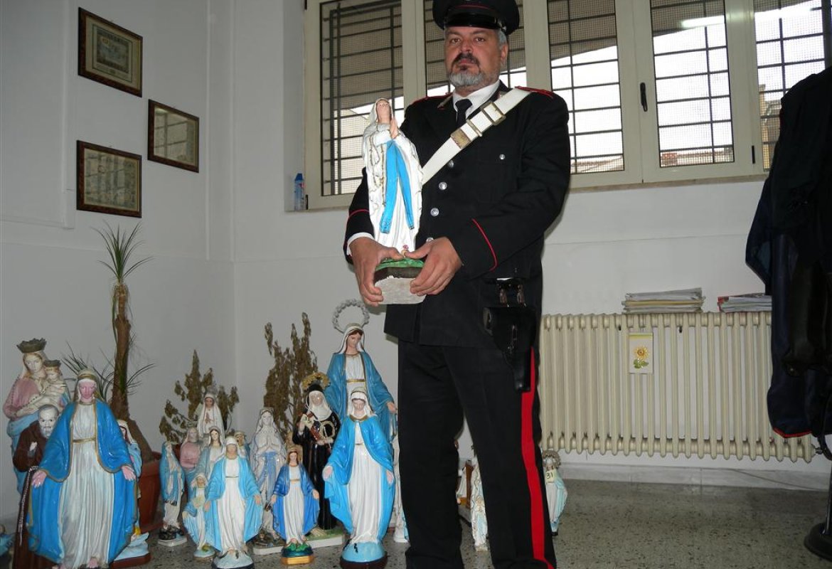 Di nuovo in azione la ladra di 'madonnine', denunciata