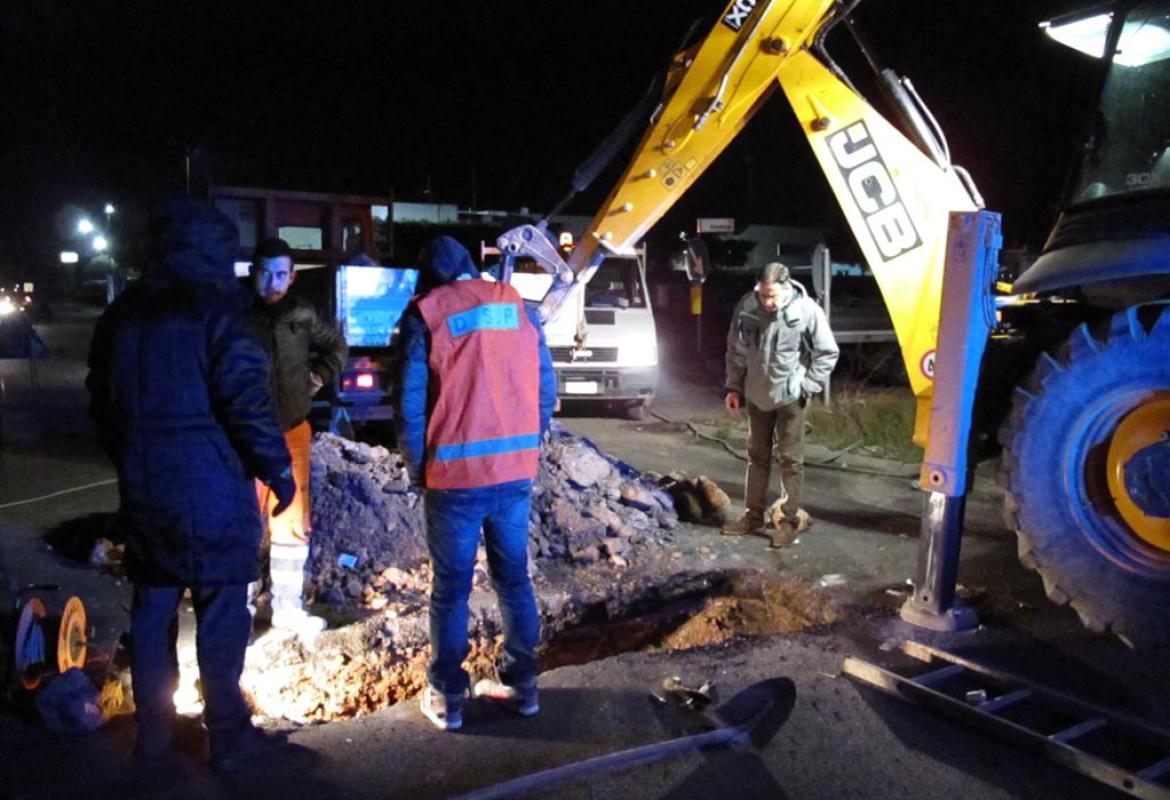 Sprofonda l'asfalto sulla via per Lecce, traffico rallentato