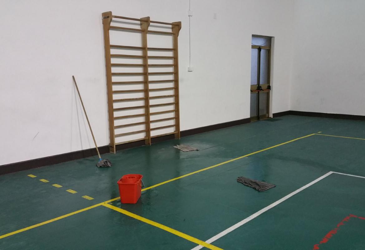 &quot;Un lago in palestra&quot;. &quot;Elimineremo presto il problema&quot;