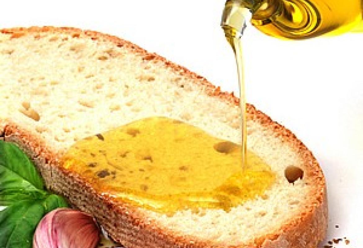 Pane e olio d'oliva, un ritorno al passato per vivere meglio
