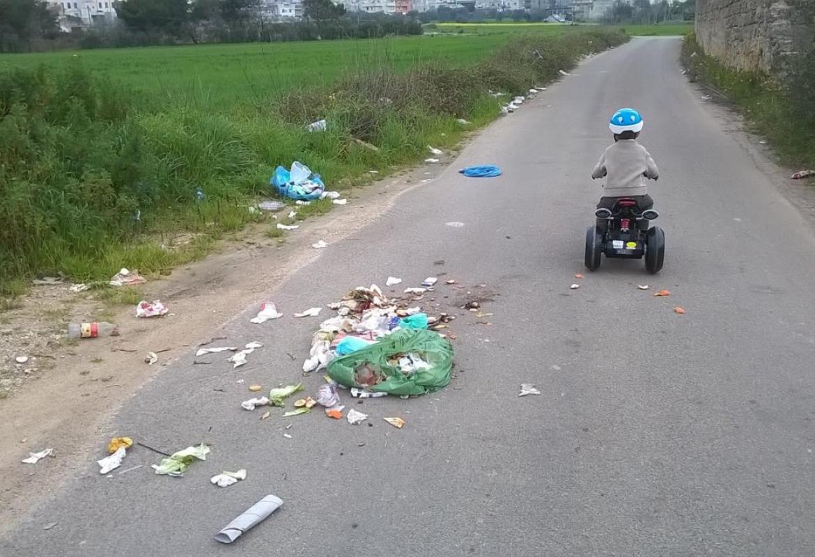 "Continuare a respirare a pieni polmoni l'amianto"