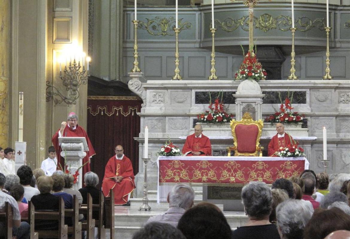 A testa in su in Chiesa Madre, l'emozione