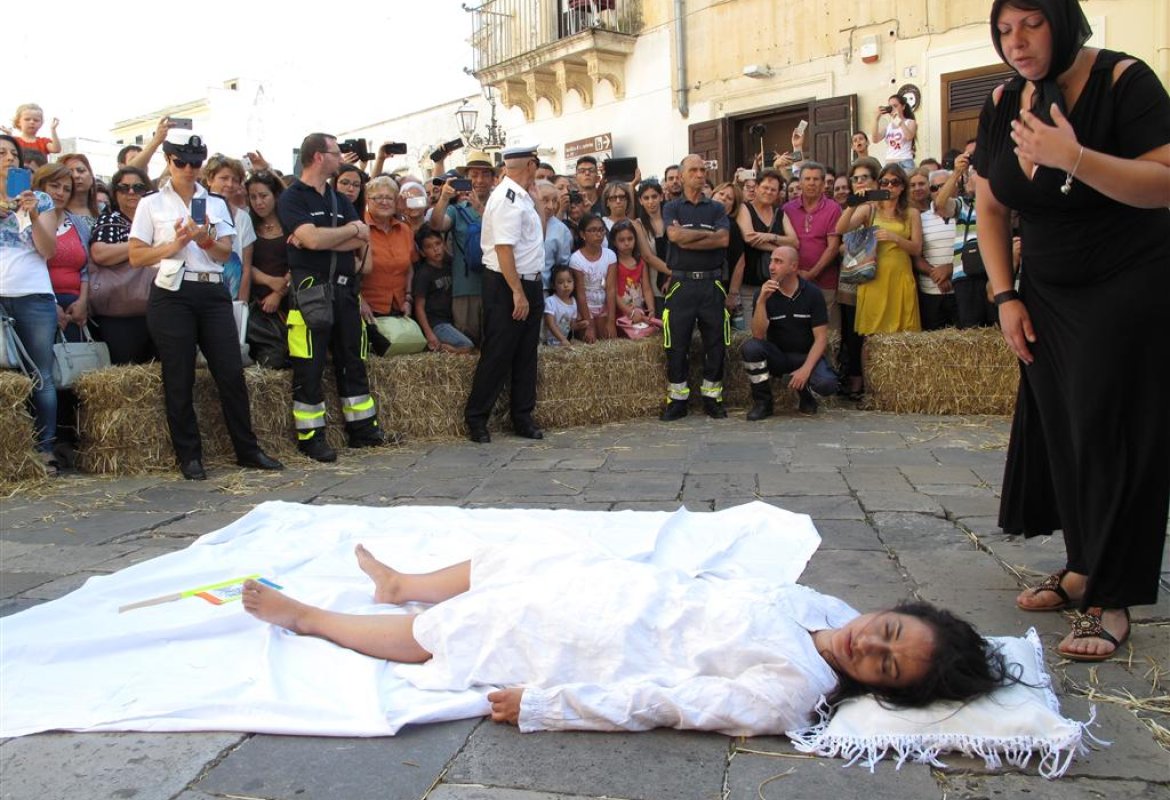 A migliaia per vedere le tarantate