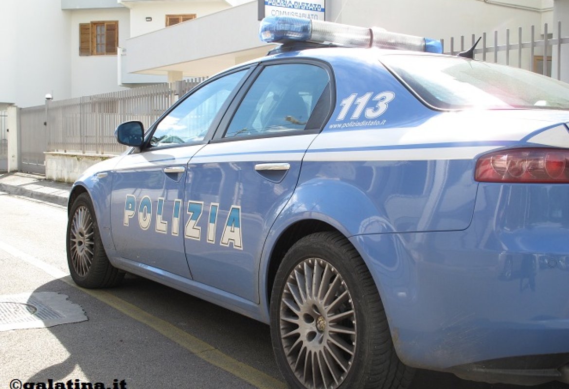 Marijuana in giardino, lui arrestato e lei denunciata