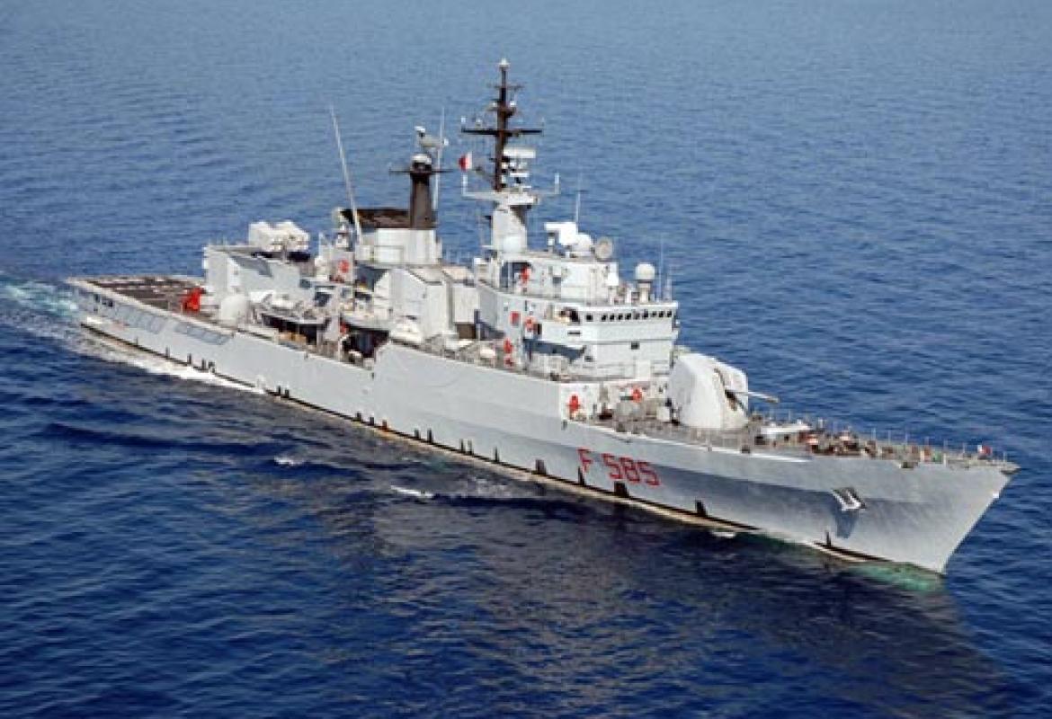 L'ultimo ammaina bandiera di nave Granatiere 