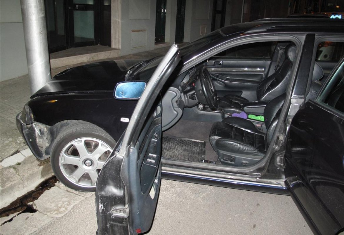 Audi nera super attrezzata per i furti con scasso