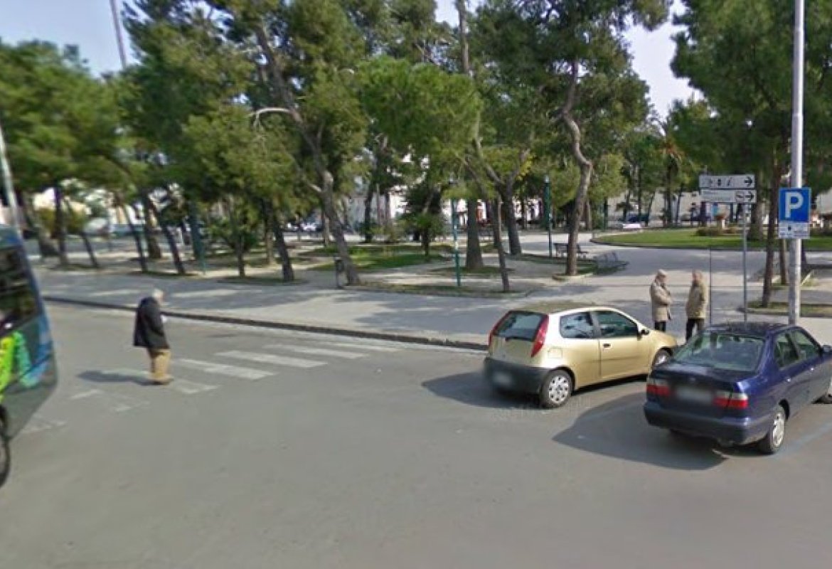 Bagni pubblici chiusi, preso d'assalto l'Oasi Bar
